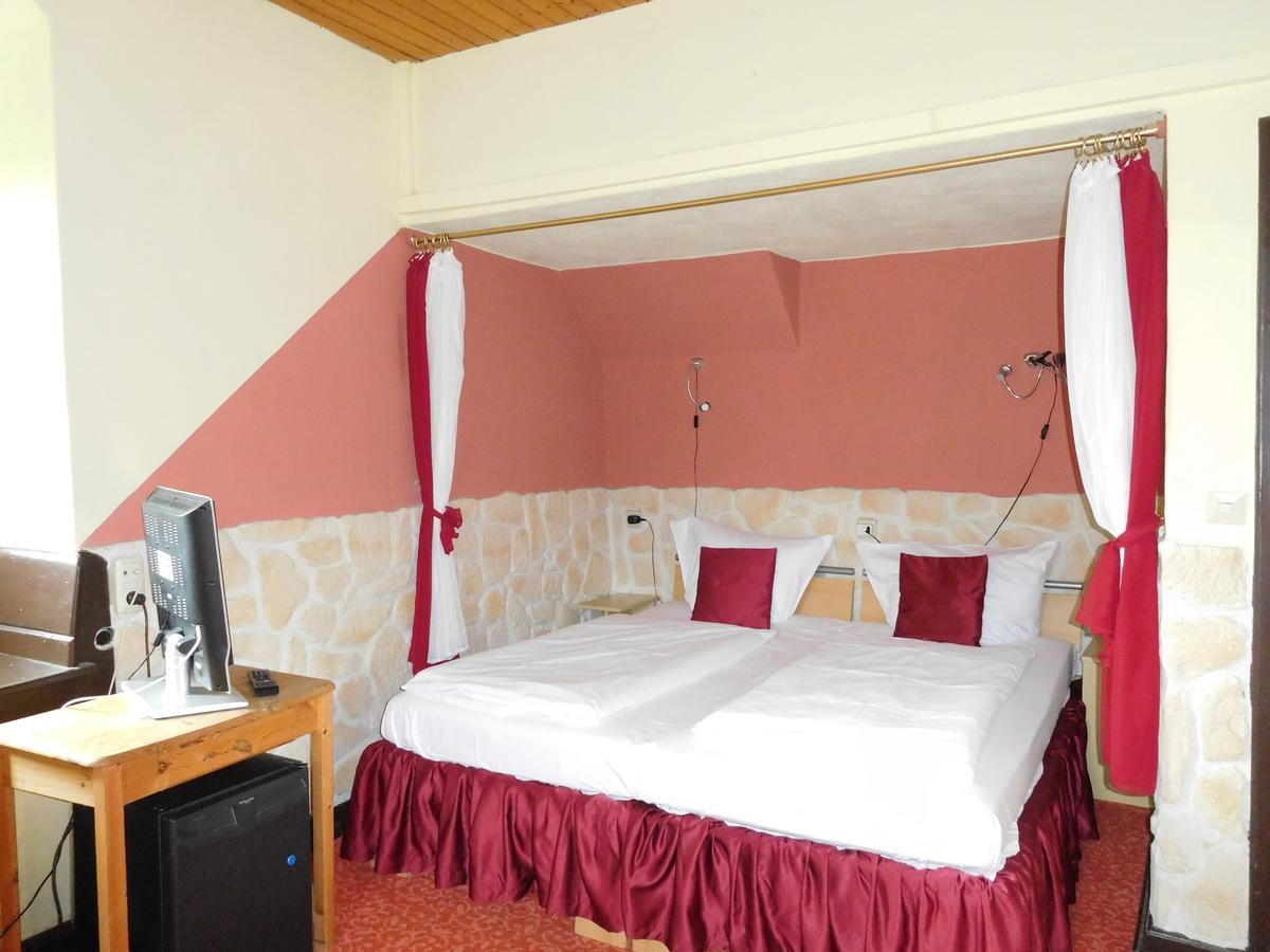 באכאראך Hotel Kranenturm מראה חיצוני תמונה