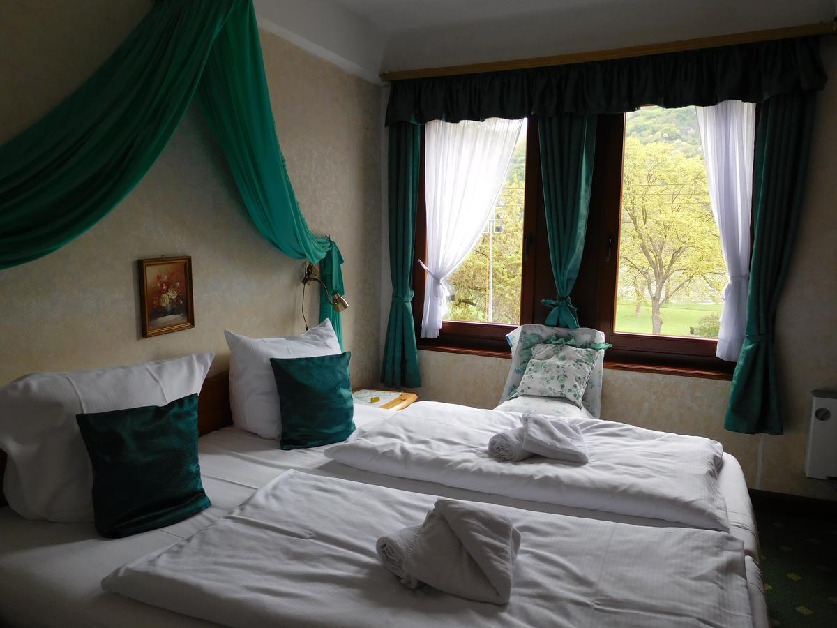 באכאראך Hotel Kranenturm מראה חיצוני תמונה