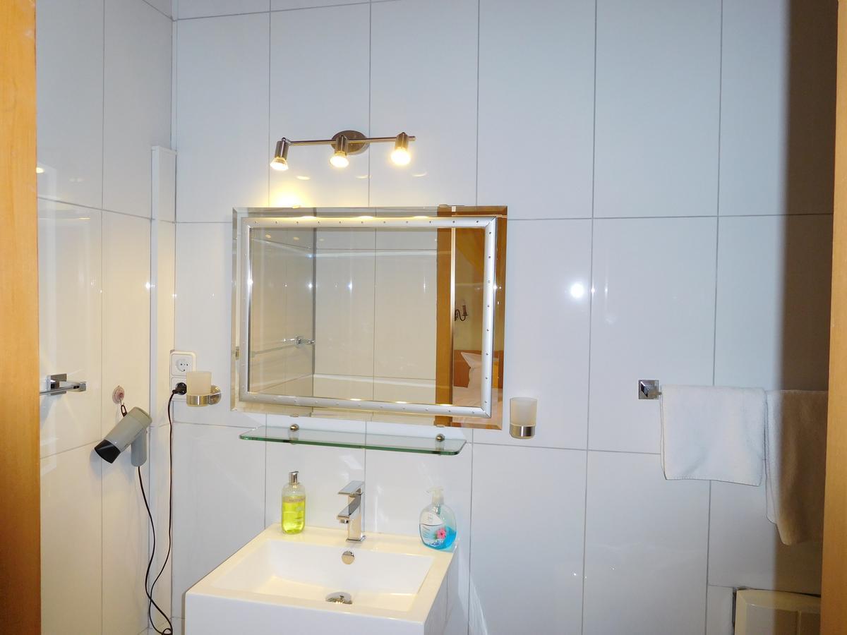 באכאראך Hotel Kranenturm מראה חיצוני תמונה
