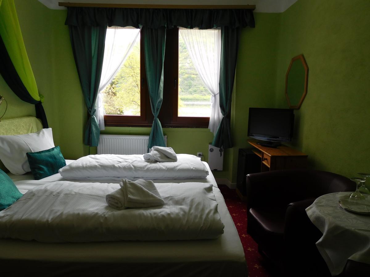 באכאראך Hotel Kranenturm מראה חיצוני תמונה