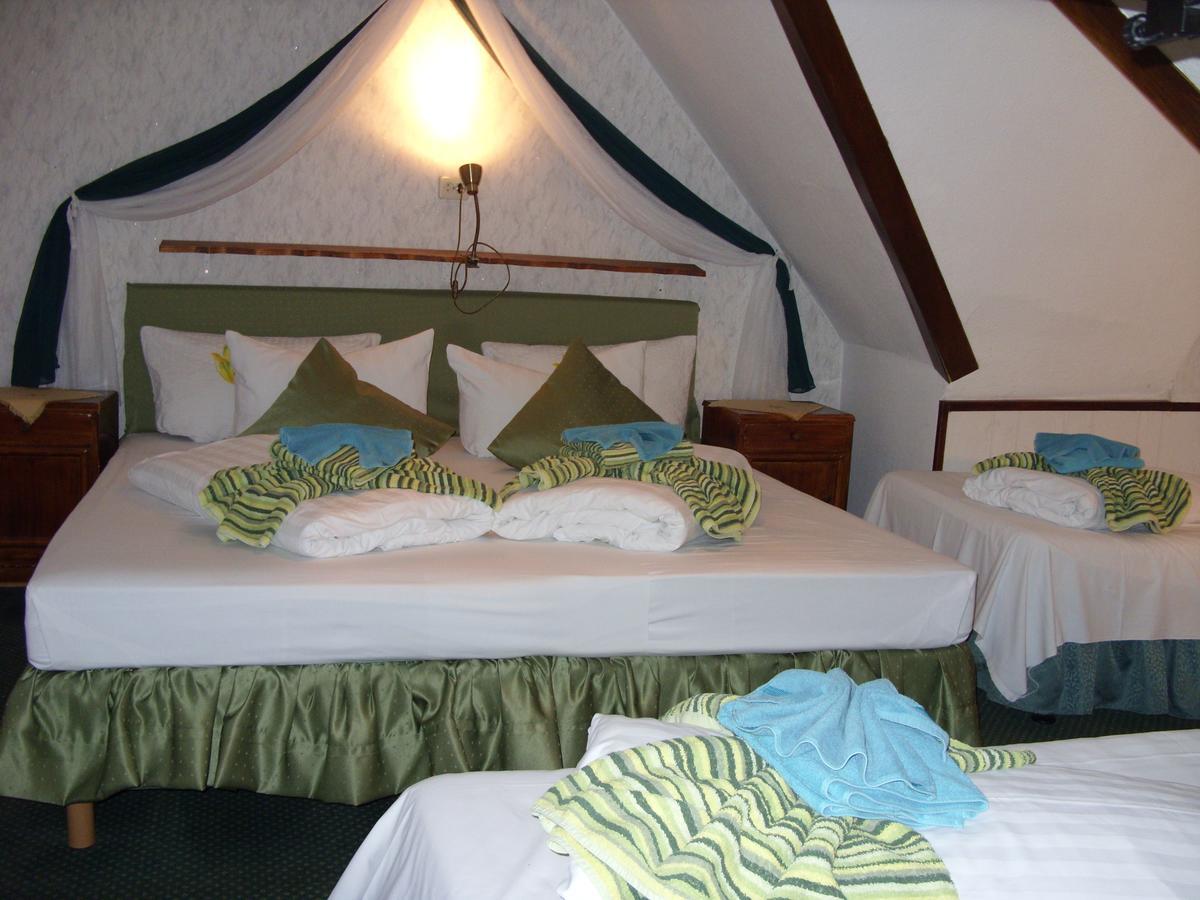 באכאראך Hotel Kranenturm מראה חיצוני תמונה